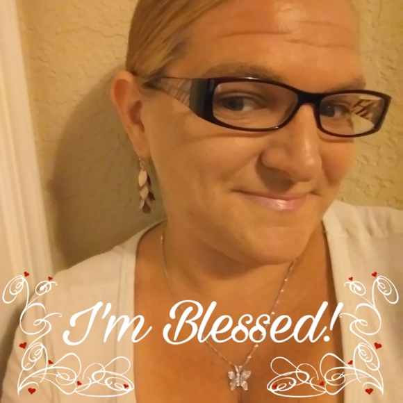 Meet your Posher, Renee - Picture 1 of 1